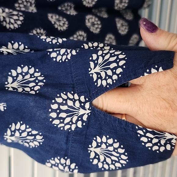 Talbots Blue & White Embroidered Lightweight Floral Blouse Size XL - Picture 4 of 8